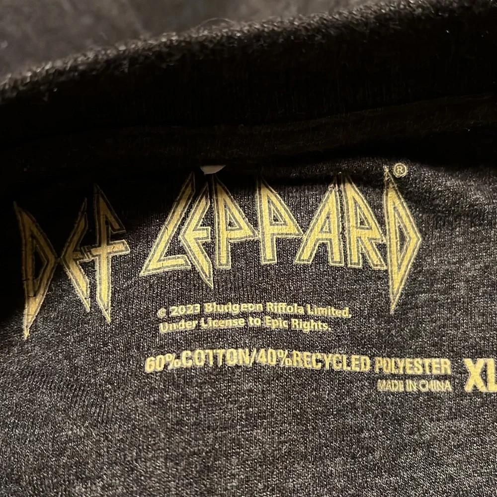 Def Leppard XL Sweatshirt - Picture 12 of 16